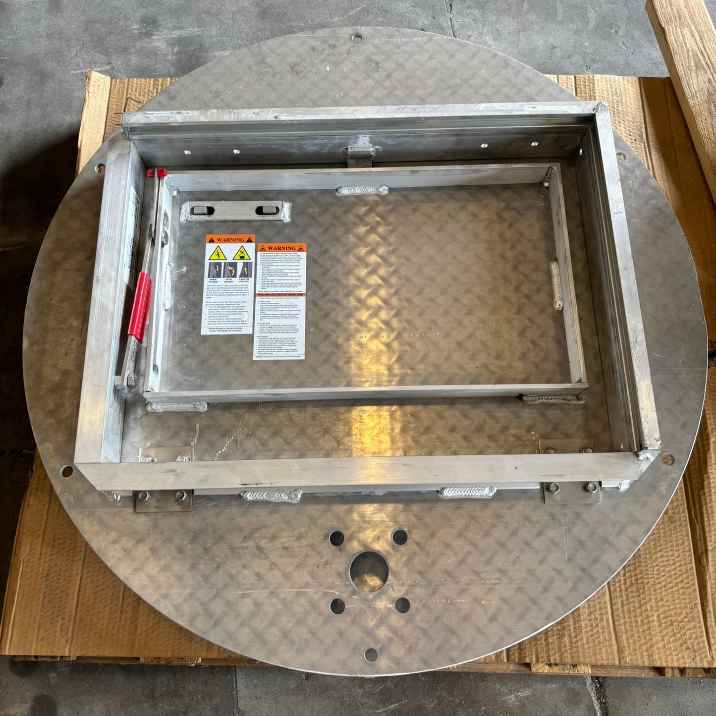 40" Round Cover w/ 19x27 Hatch For 36" Basin Round Hatch